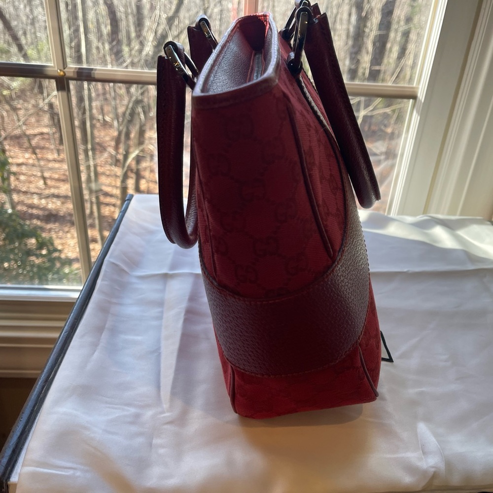 Spectacular Authentic Gucci Handbag! - Picture 5 of 12
